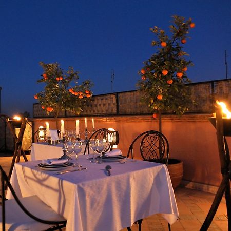 Riad Le Jardin D'Abdou Марракеш Екстер'єр фото Rooftop dining at the hotel