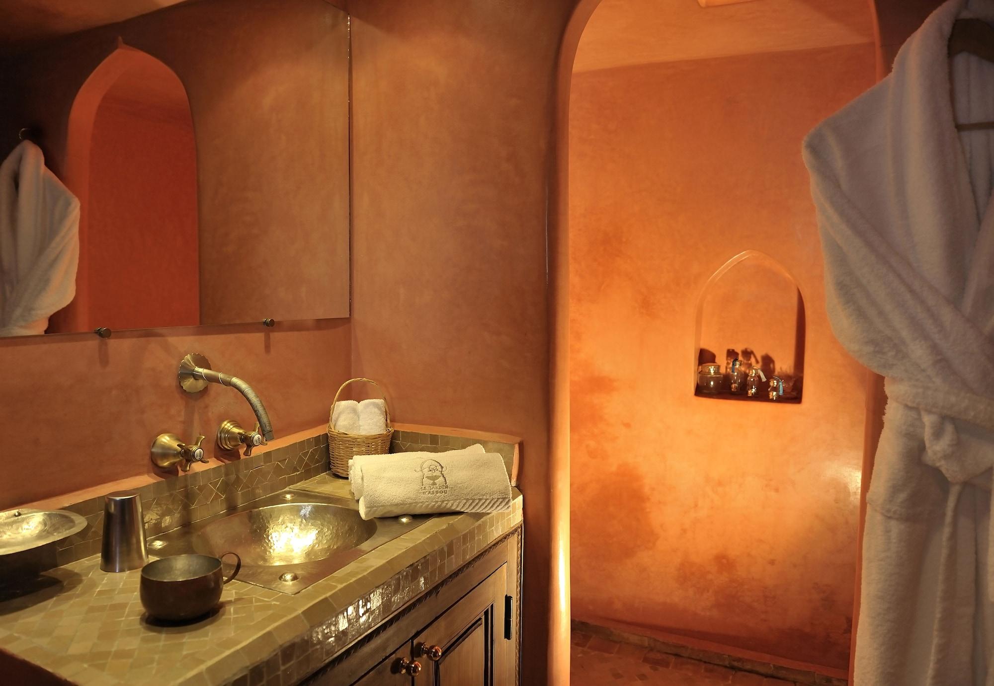 Riad Le Jardin D'Abdou Марракеш Екстер'єр фото Bathroom in a Moroccan hammam