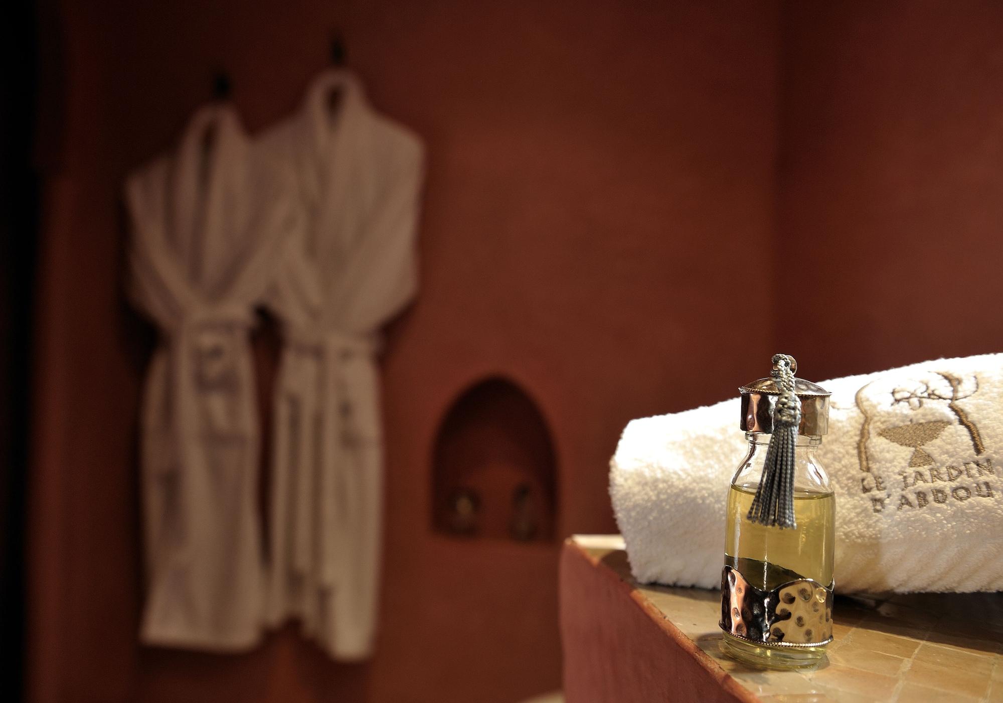 Riad Le Jardin D'Abdou Марракеш Екстер'єр фото A bottle of massage oil